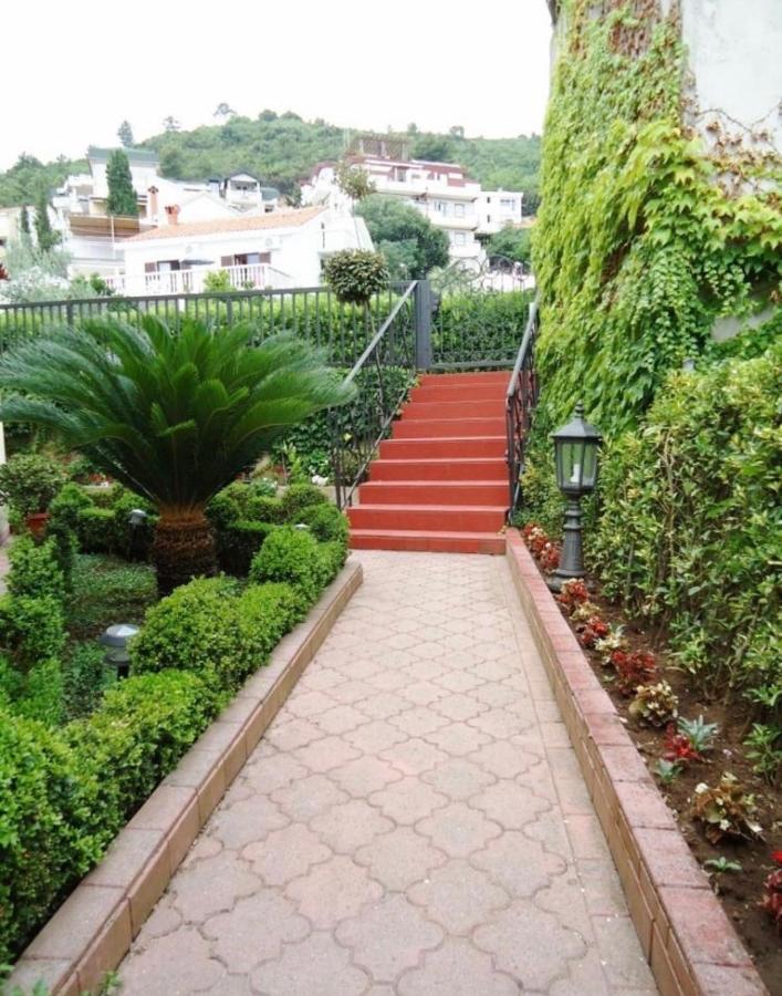 Отель Vila Monte Будва Экстерьер фото